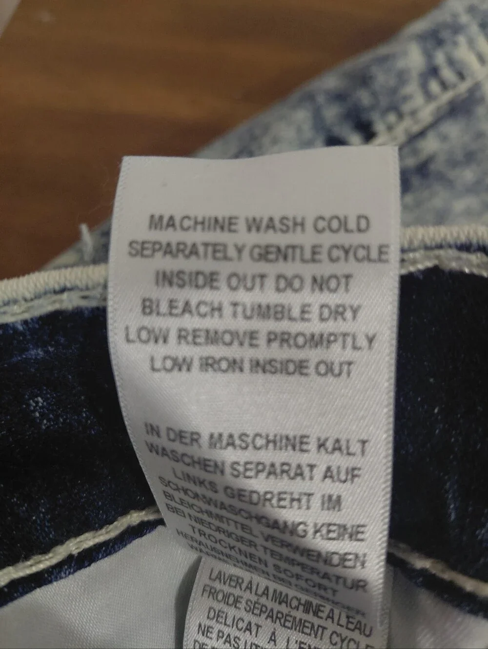 NWOT True Religion Size 28 Ricky Relaxed Straight Super Fray Shorts Flap Pocket